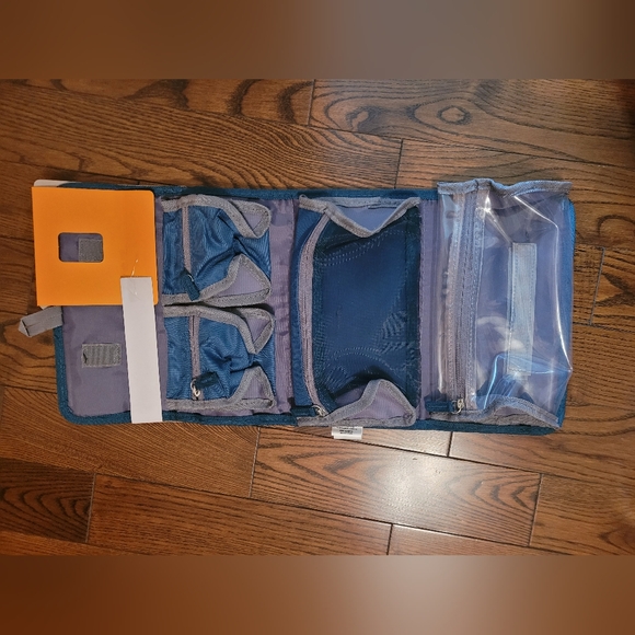 NWT American Tourister Organizeer, still in package. - Picture 3 of 9